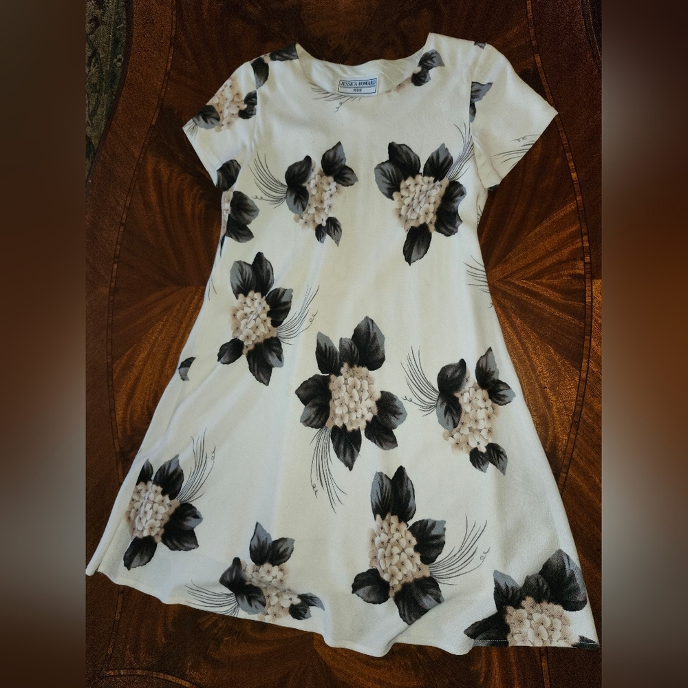 Jessica Howard Black and Cream Floral Dress